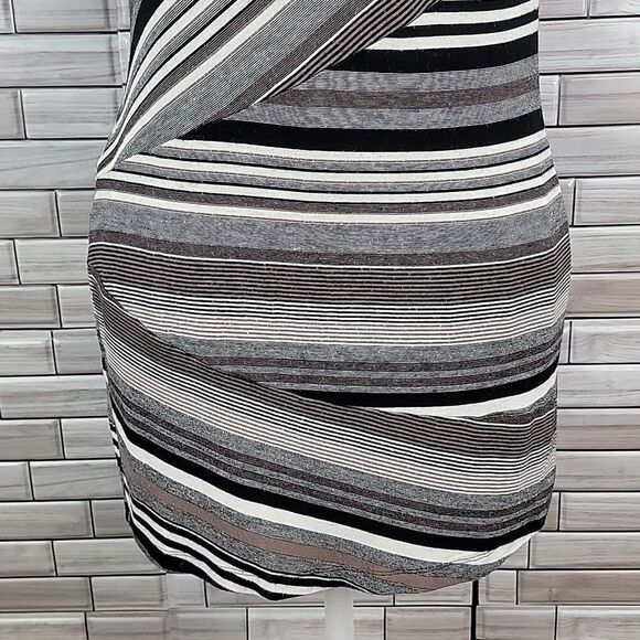 Motherhood Maternity sleeveless top Size S - Picture 3 of 9